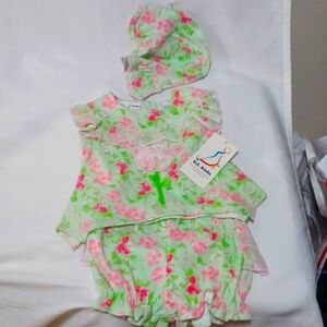 B.T KIDS GIRLS PIECE OUTFIT SIZE 3/6 months new with tags